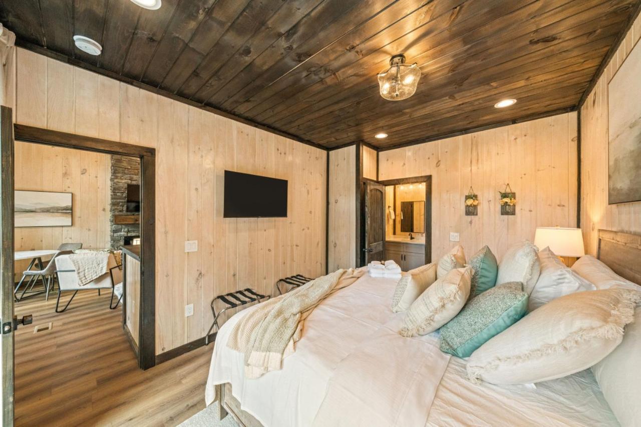 Cozy Cove Retreat W Lake View Hot Tub Firepit Дандрижд Екстериор снимка