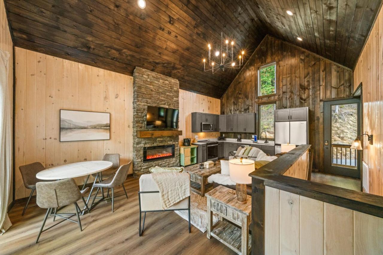 Cozy Cove Retreat W Lake View Hot Tub Firepit Дандрижд Екстериор снимка